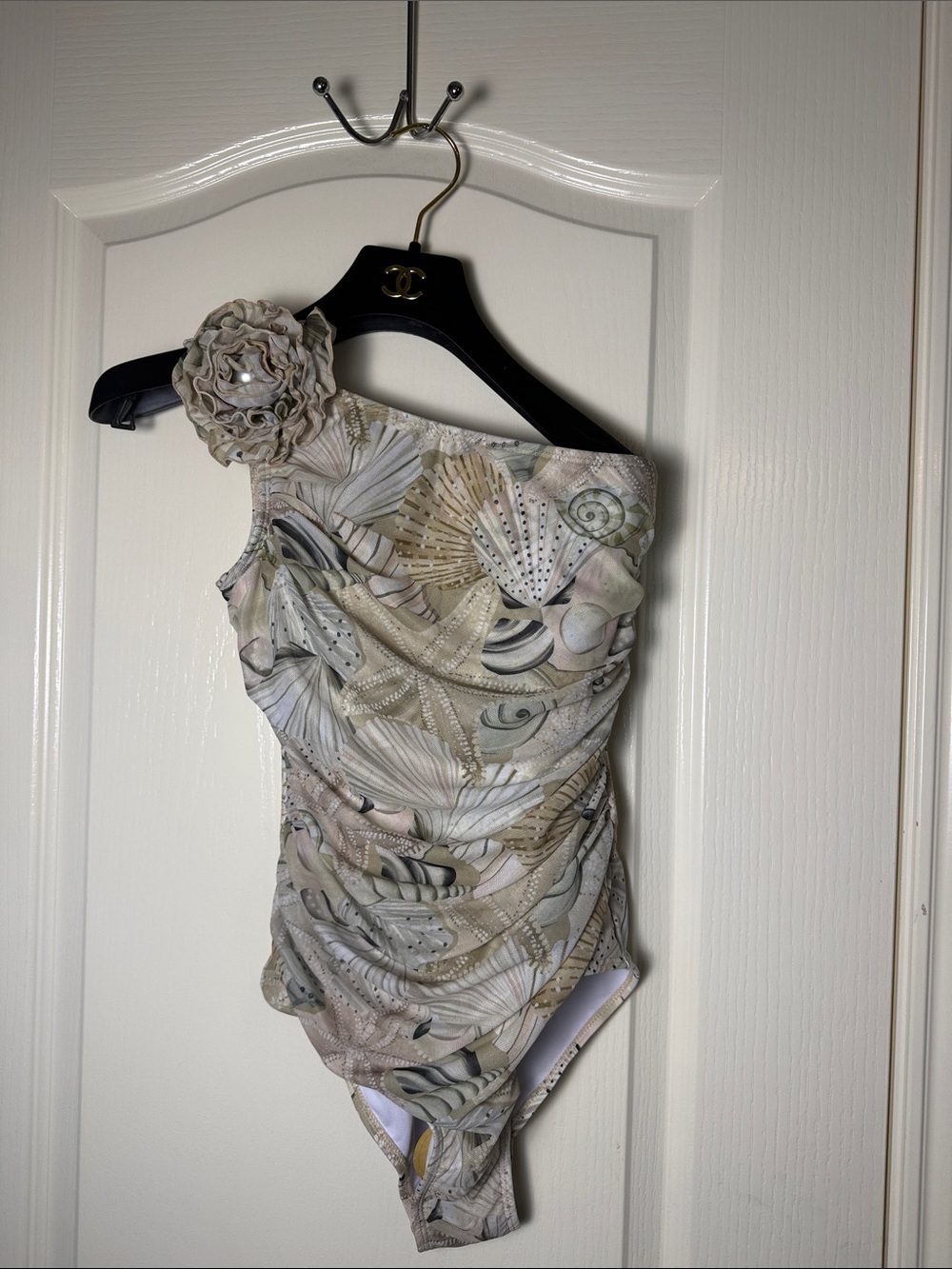 NWOT Seashell One-Shoulder One-Piece Swimsuit